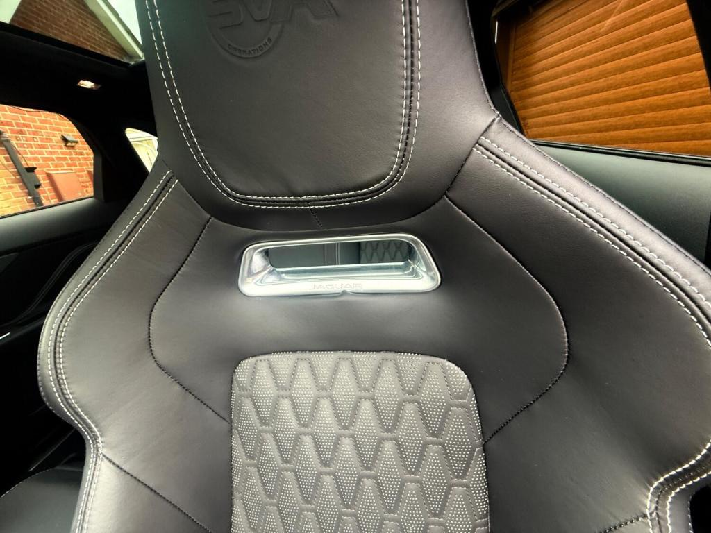 
								Jaguar F-Pace 2019 Automatic (S8) full									