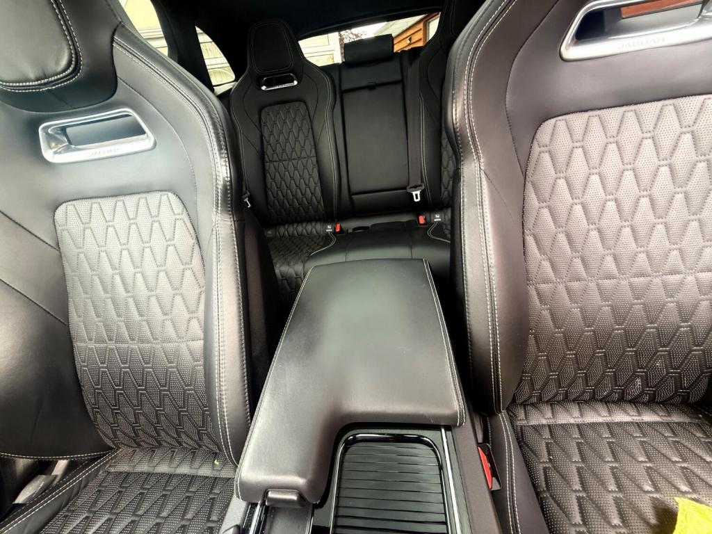 
								Jaguar F-Pace 2019 Automatic (S8) full									