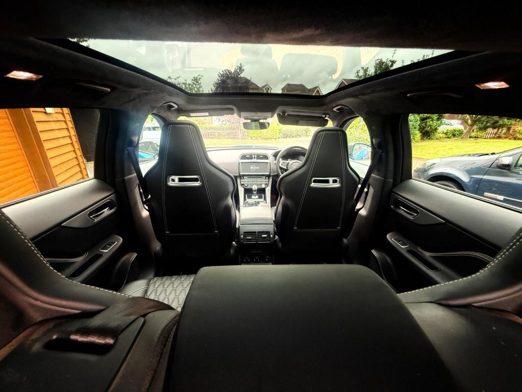 
								Jaguar F-Pace 2019 Automatic (S8) full									