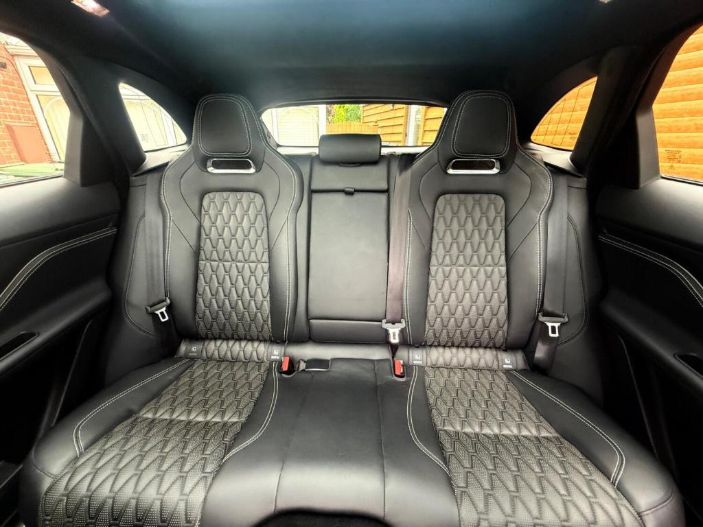 
								Jaguar F-Pace 2019 Automatic (S8) full									