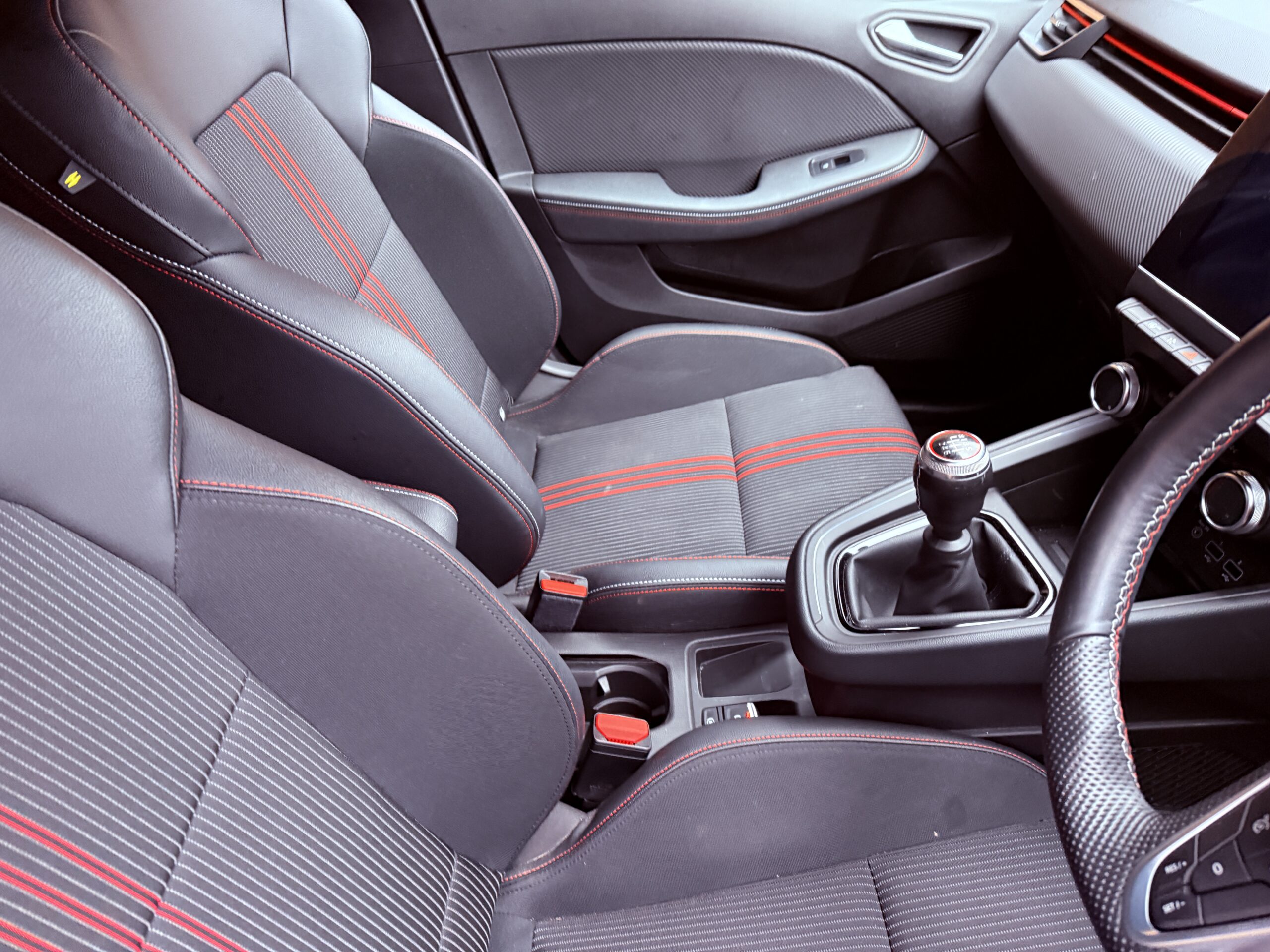 
								Renault Clio R.S. Line 2023 Hatchback full									