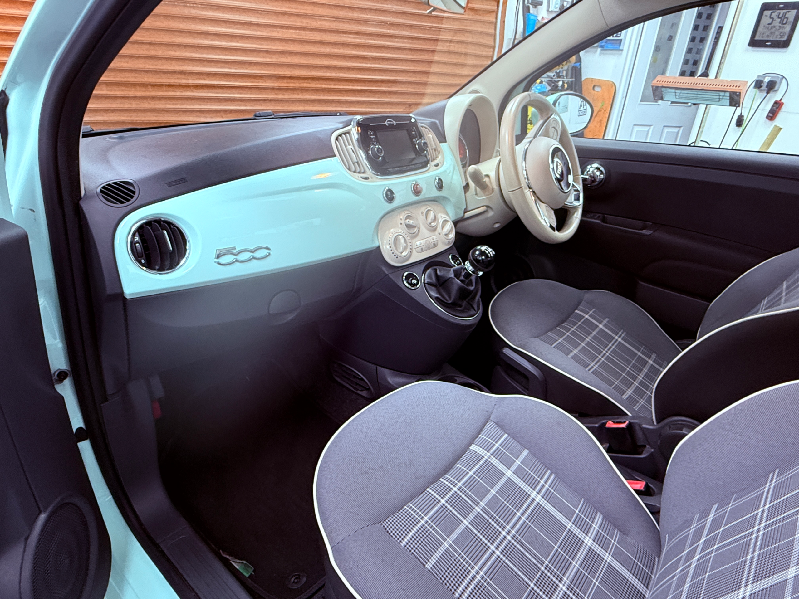 
								Fiat 500 2015 LOUNGE Hatchback full									