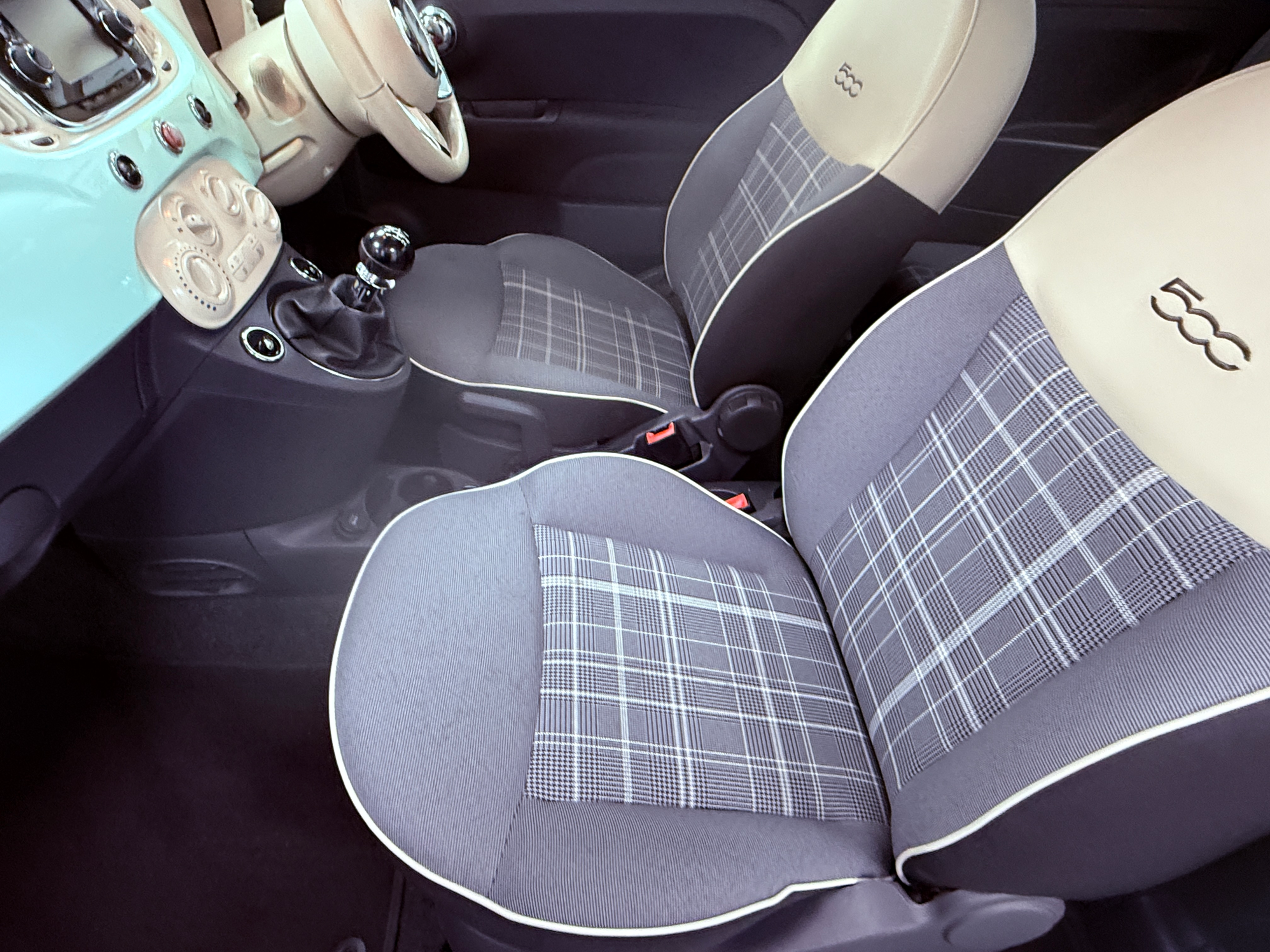 
								Fiat 500 2015 LOUNGE Hatchback full									