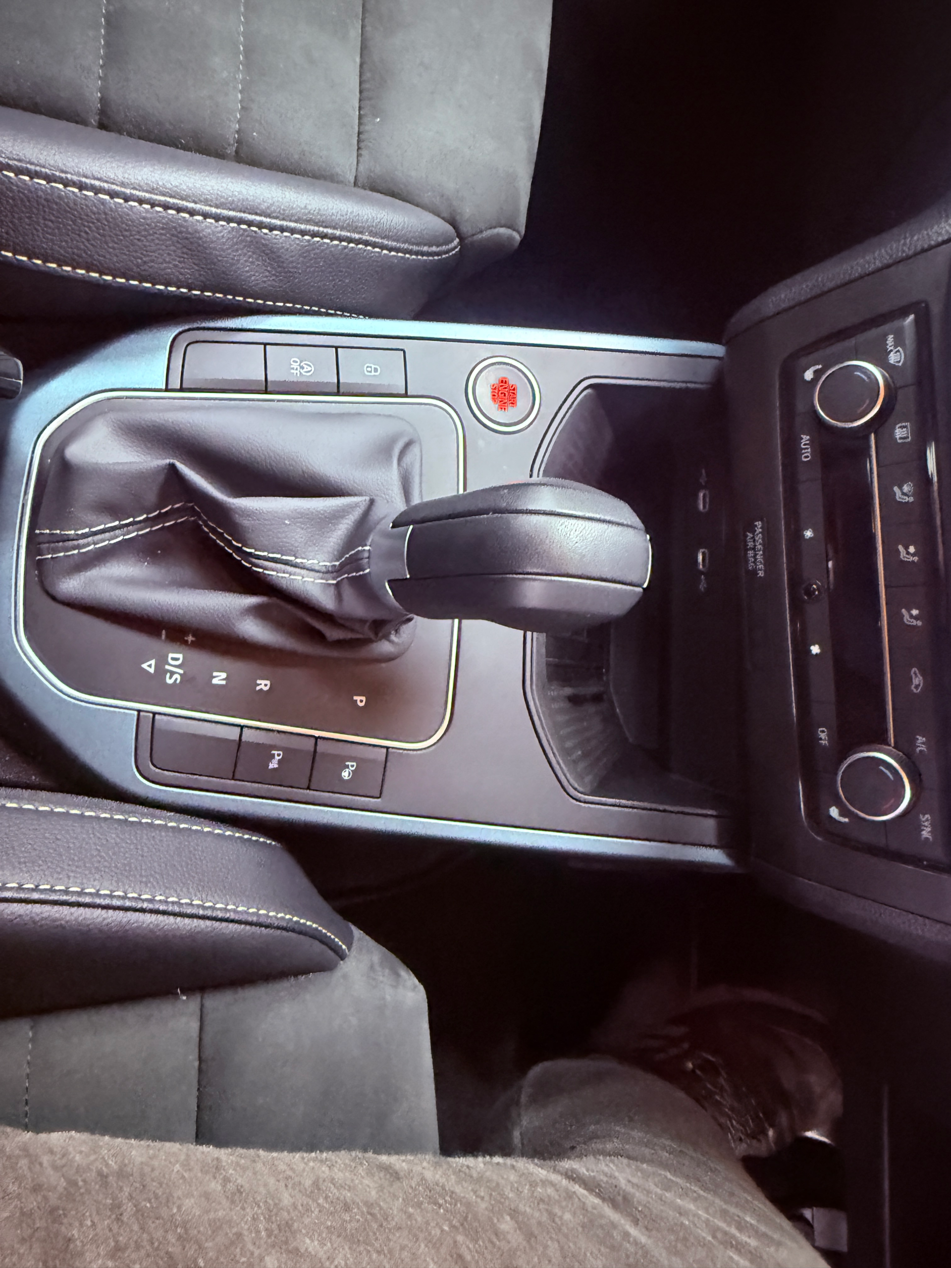 
								Seat Arona,2024 Hatchback, 9600 miles!!! full									