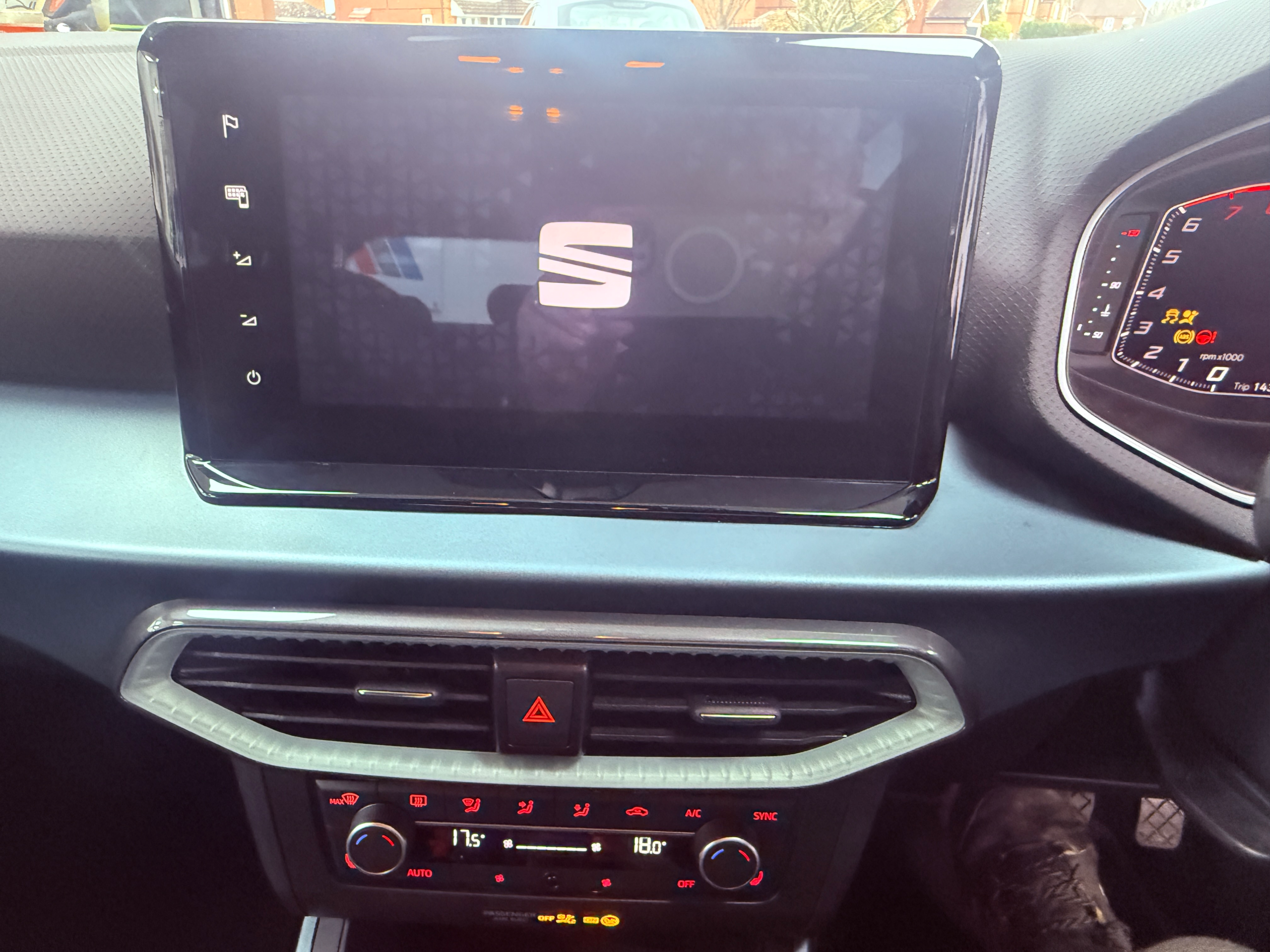 
								Seat Arona,2024 Hatchback, 9600 miles!!! full									