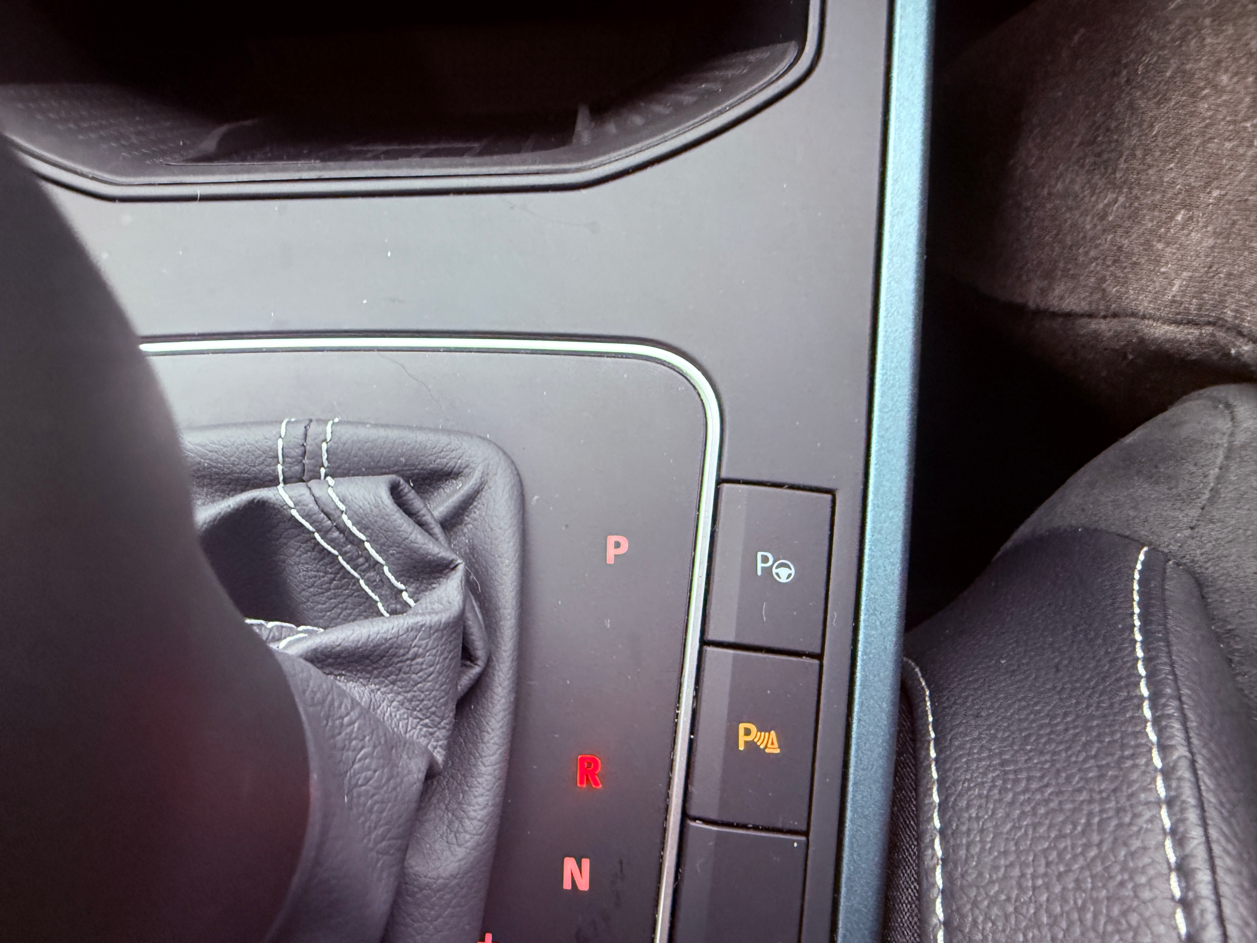 
								Seat Arona,2024 Hatchback, 9600 miles!!! full									