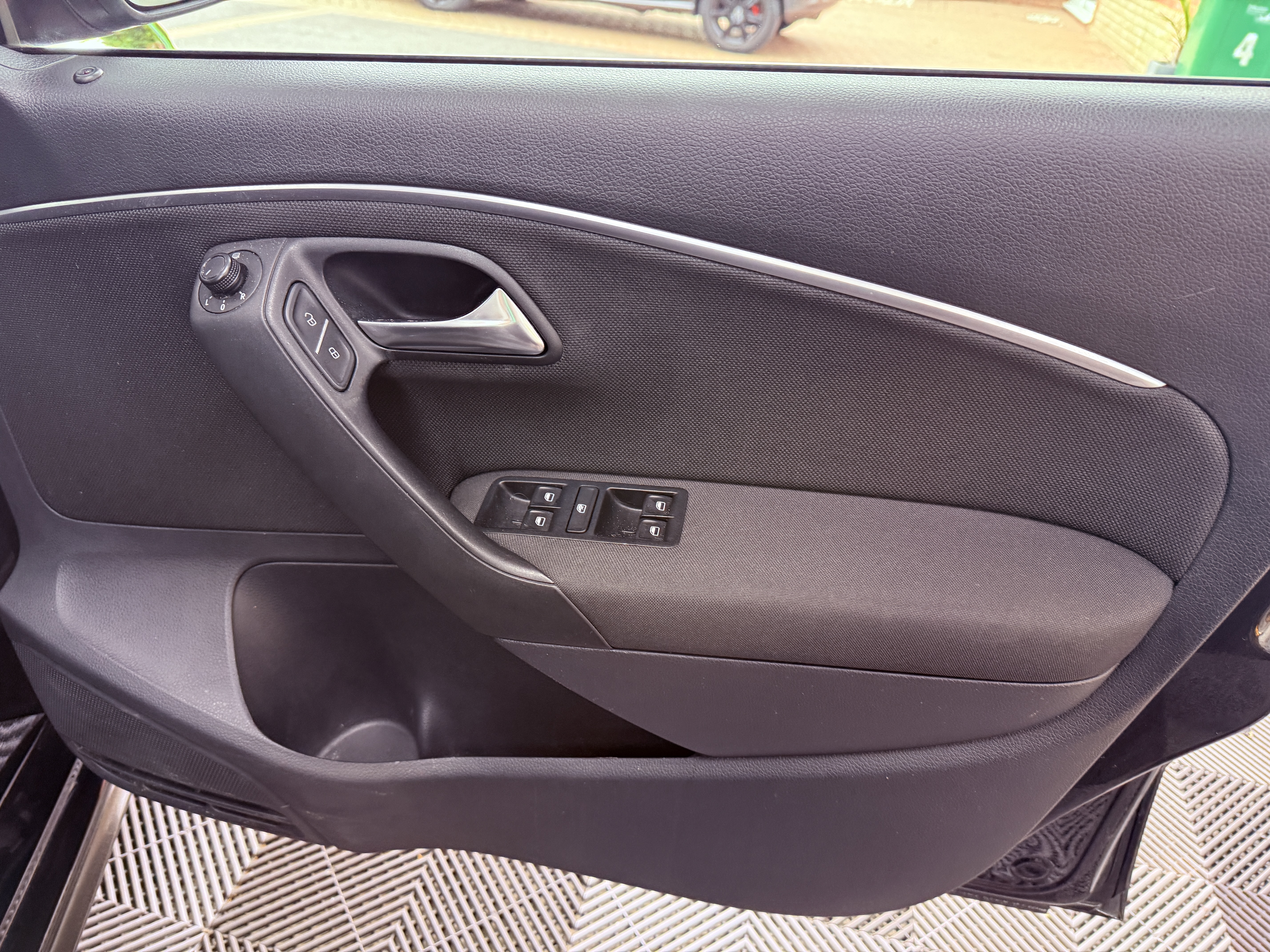 
								Volkswagon Polo GTI full									