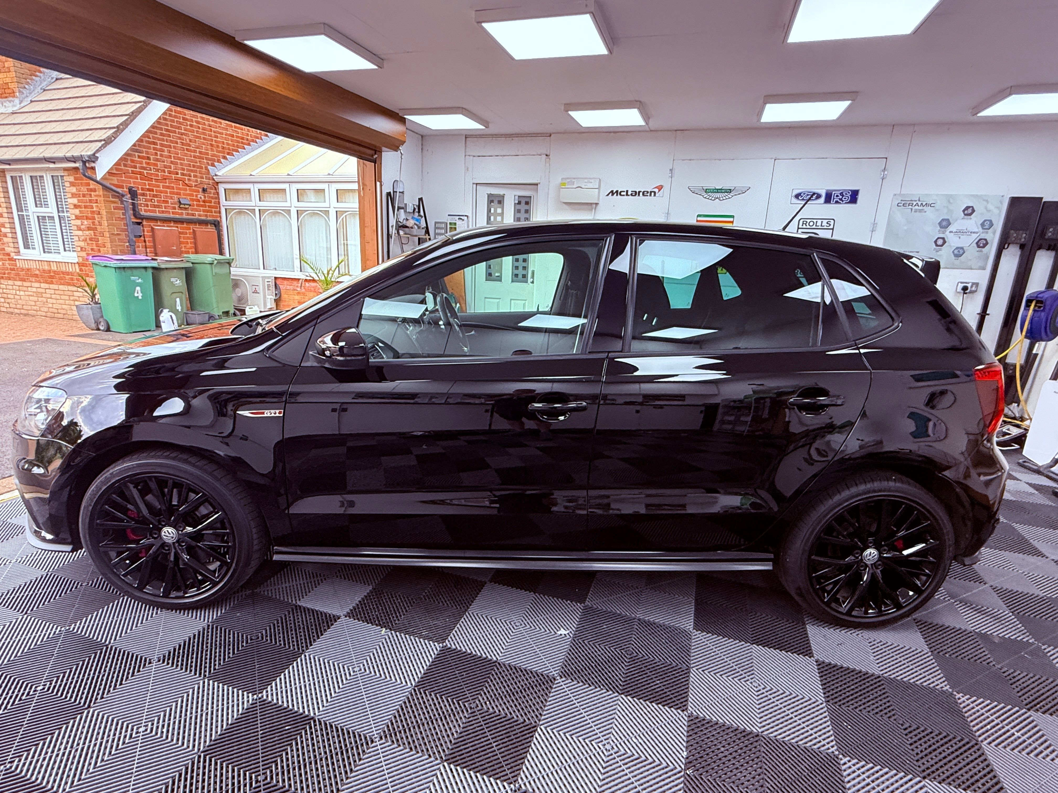 
								Volkswagon Polo GTI full									